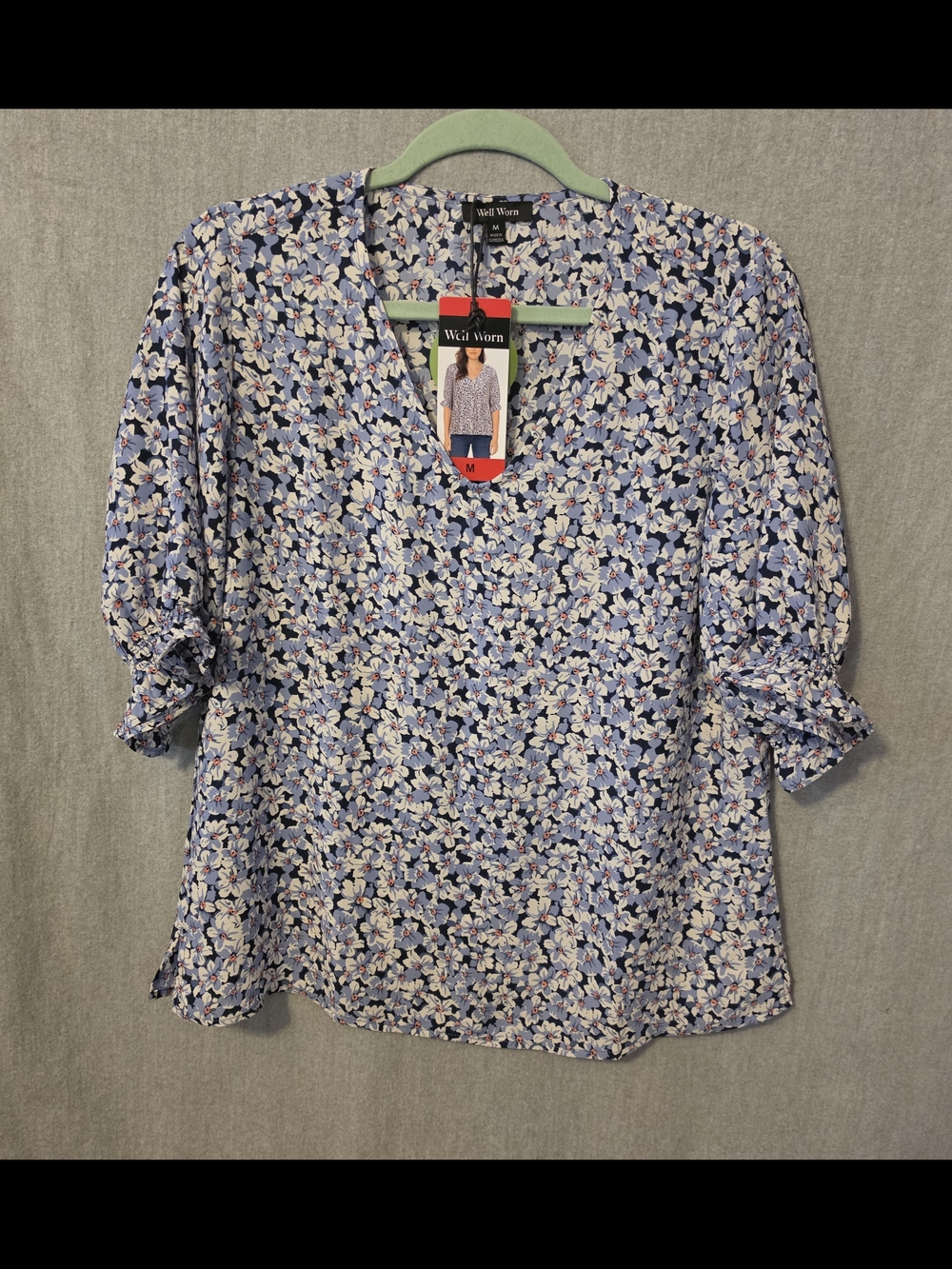 Well Worn Womens Blue Floral V-Neck Blouse